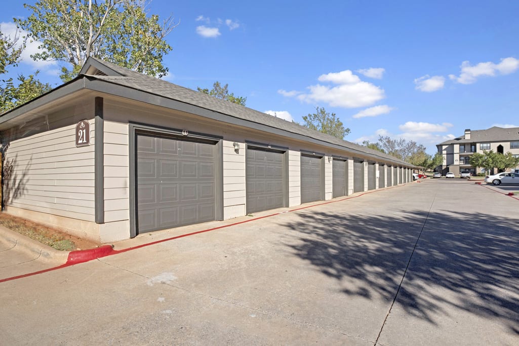 Photo Gallery Stoneleigh on May Apartment in Oklahoma City Weidner